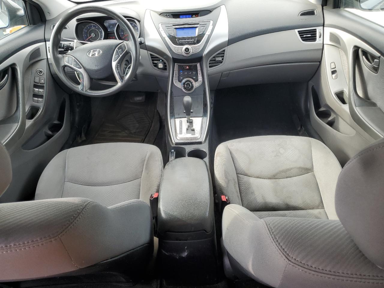 2013 Hyundai Elantra - Image 8