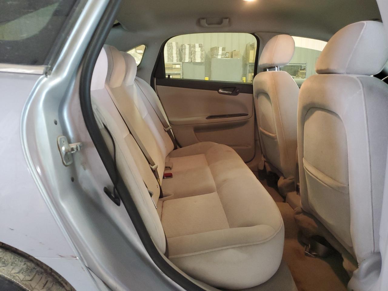 2006 Chevrolet Impala - Image 10