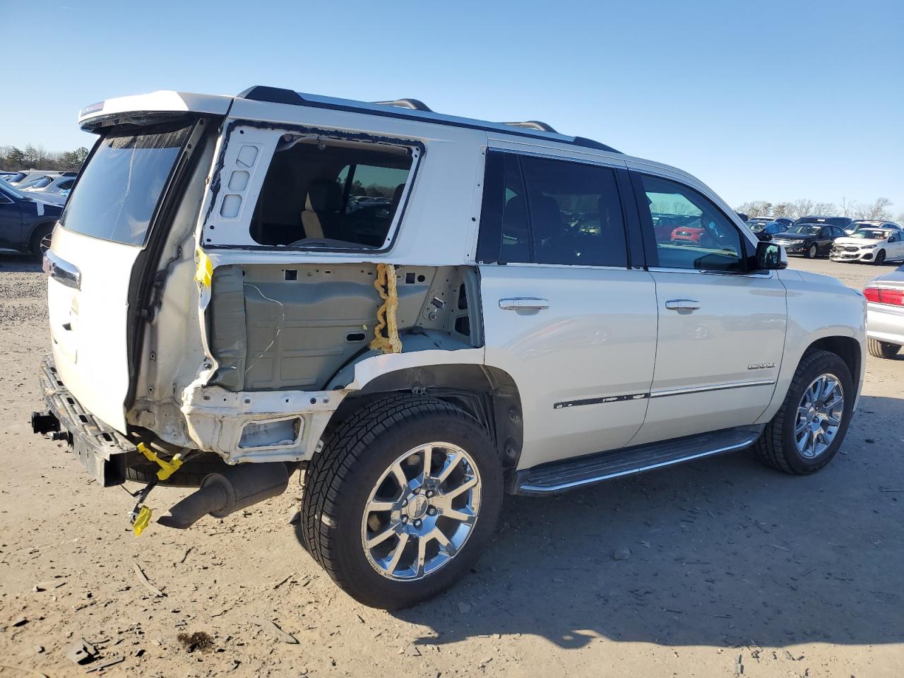 2015 GMC Yukon - Image 3
