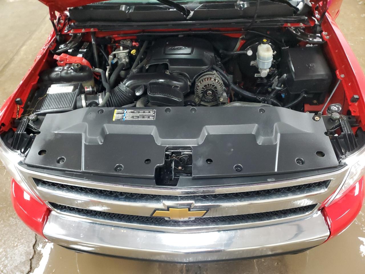 2007 Chevrolet Silverado - Image 11