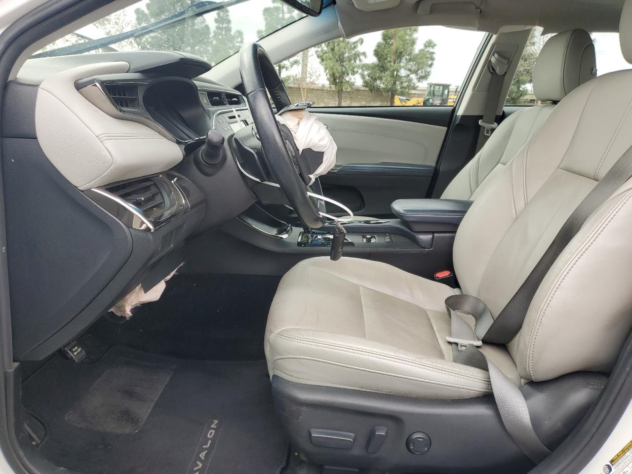 2015 Toyota Avalon - Image 7