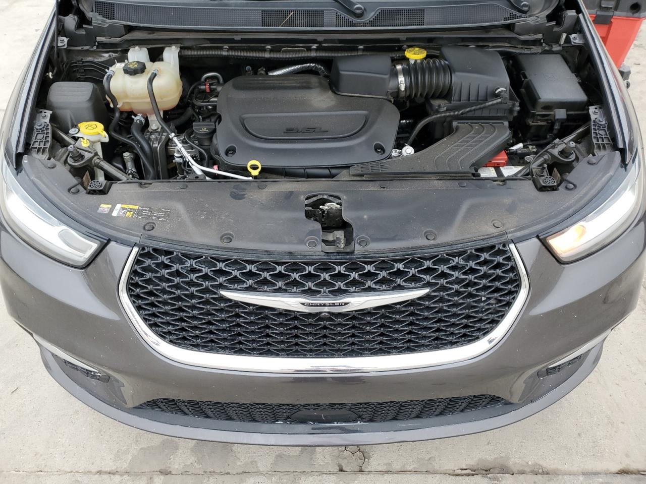 2022 Chrysler Pacifica - Image 12