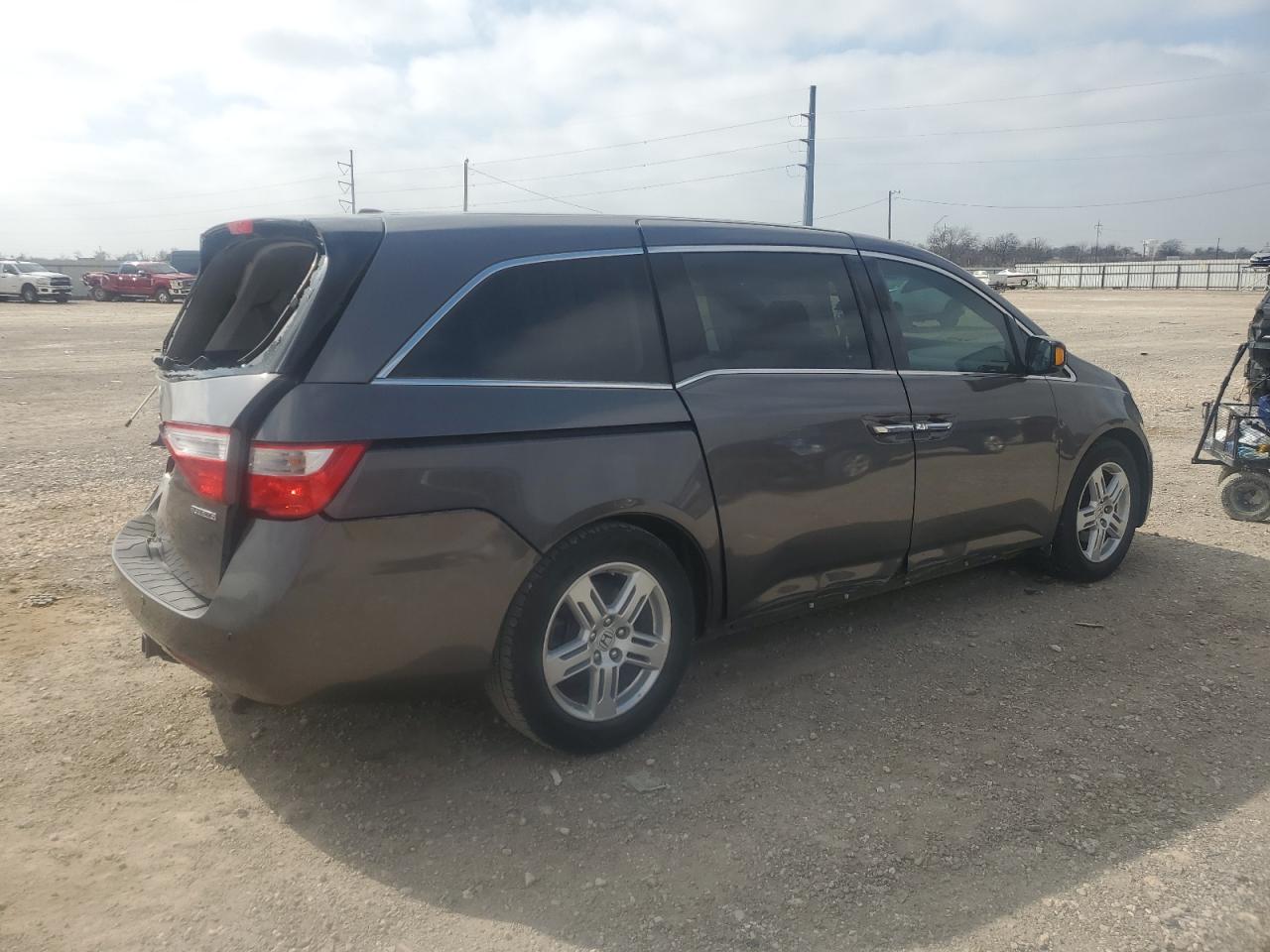 2013 Honda Odyssey - Image 3