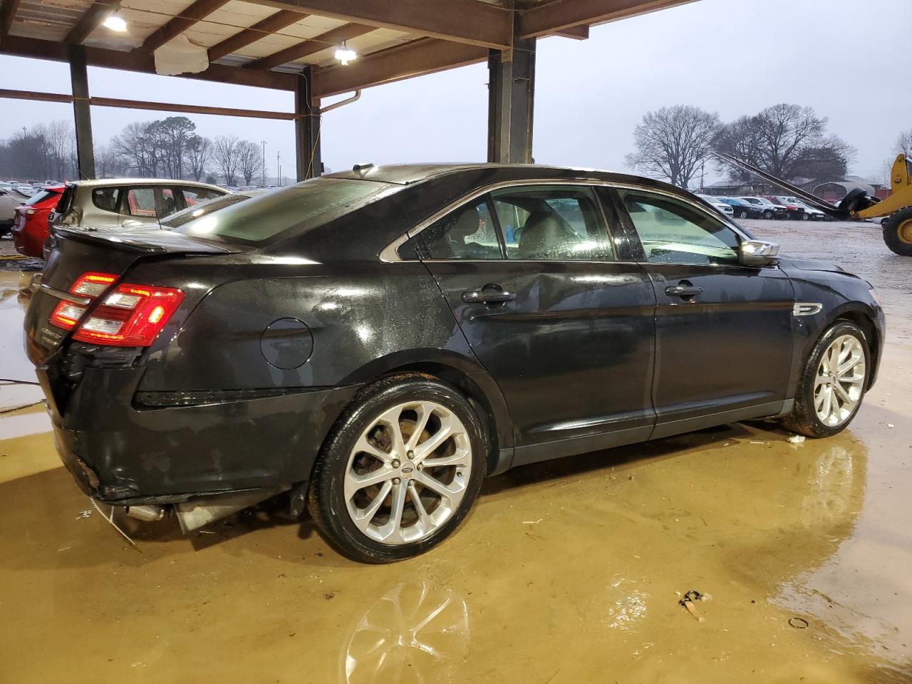 2015 Ford Taurus - Image 3