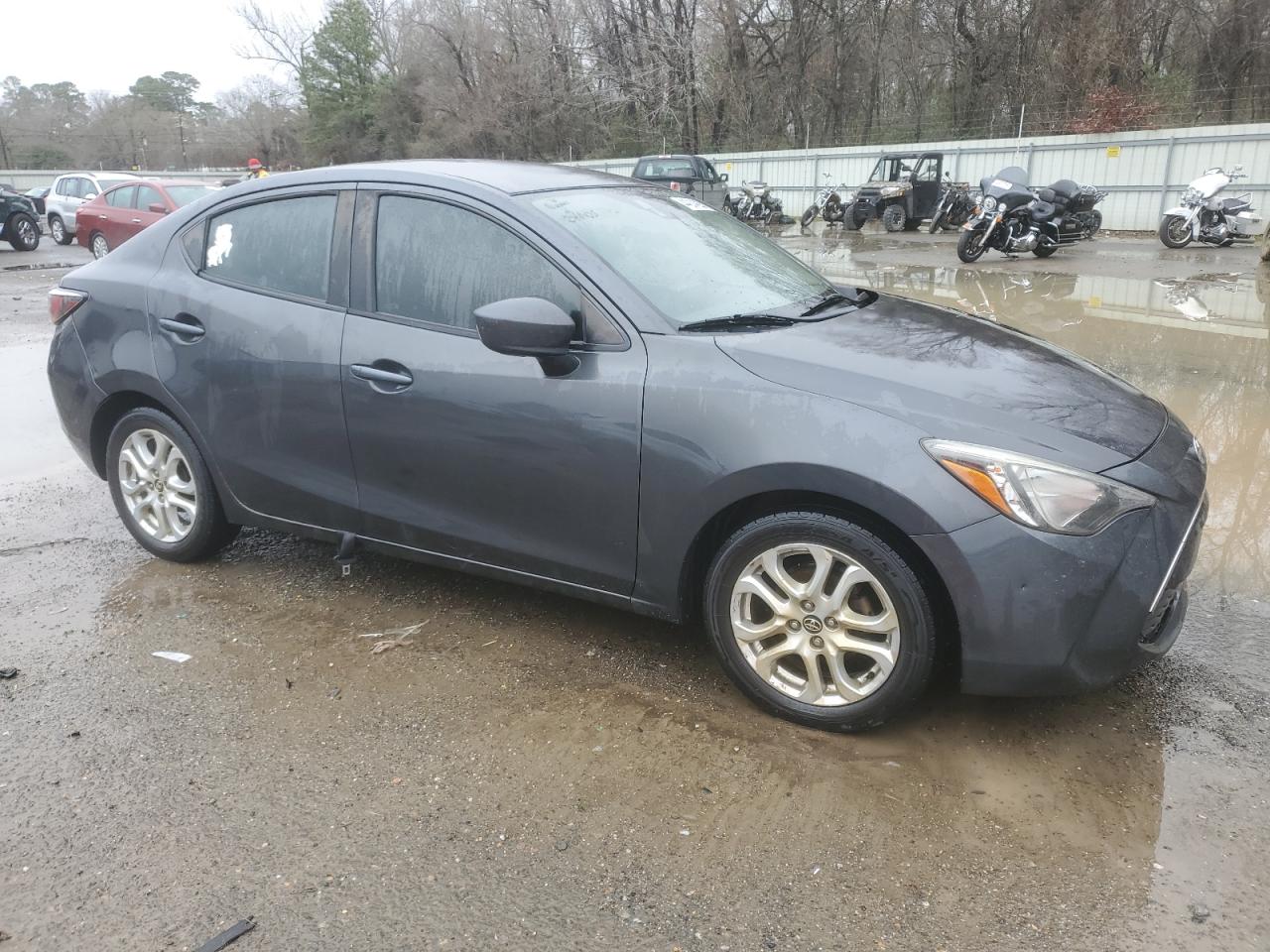 2018 Toyota Yaris - Image 4