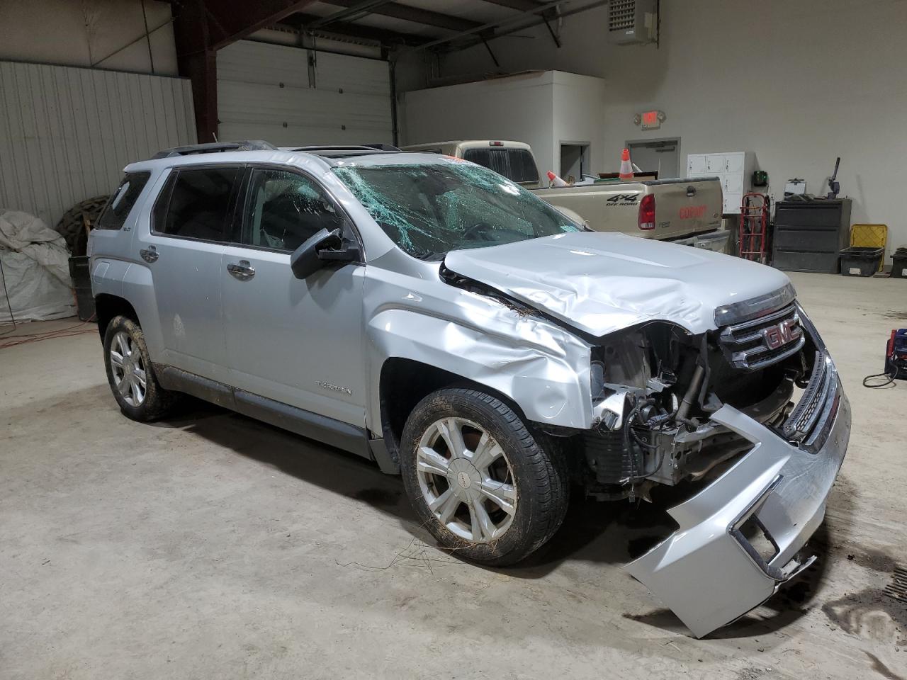 2016 GMC Terrain - Image 4