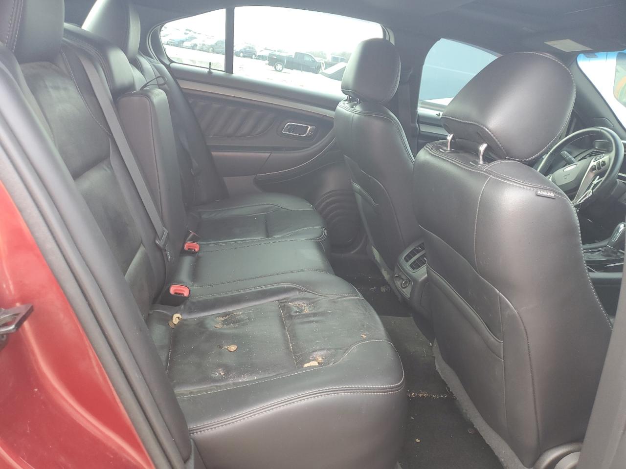 2015 Ford Taurus - Image 10