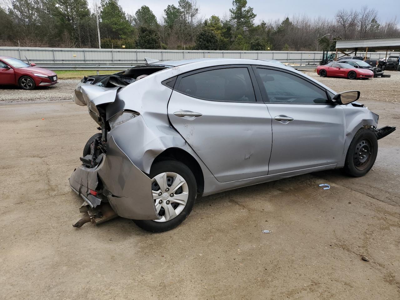 2016 Hyundai Elantra - Image 3