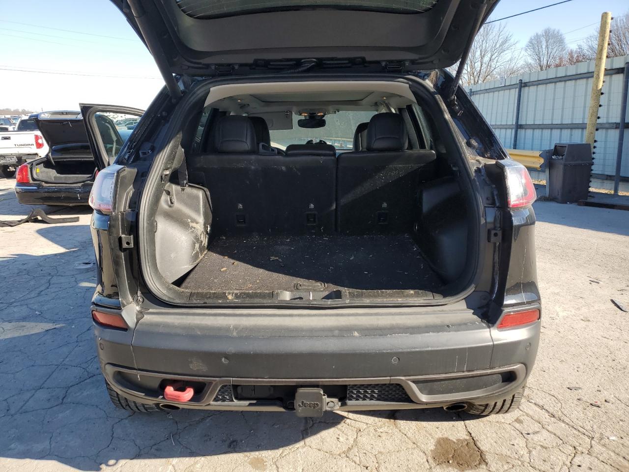 2019 Jeep Cherokee - Image 6
