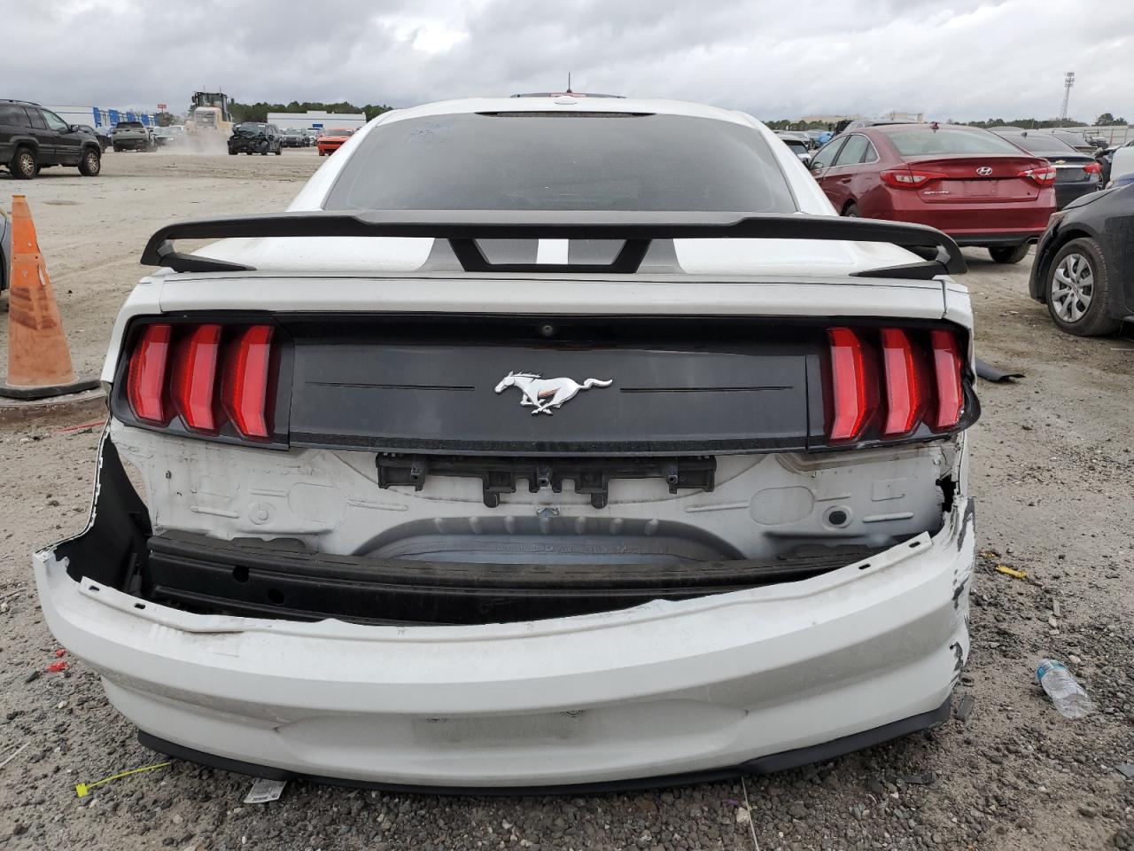 2019 Ford Mustang - Image 6