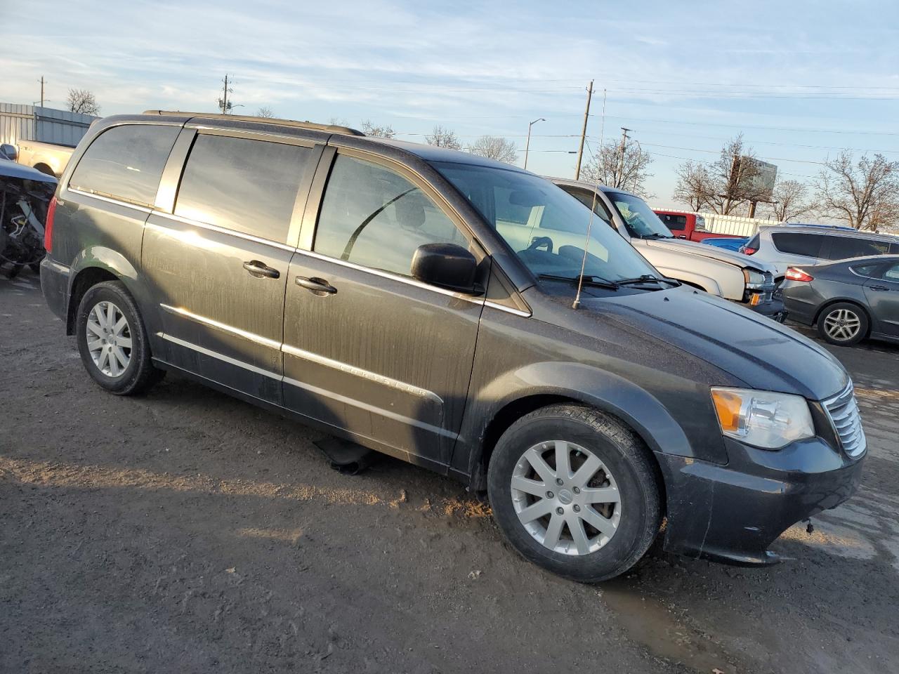 2014 Chrysler Town & Country - Image 4