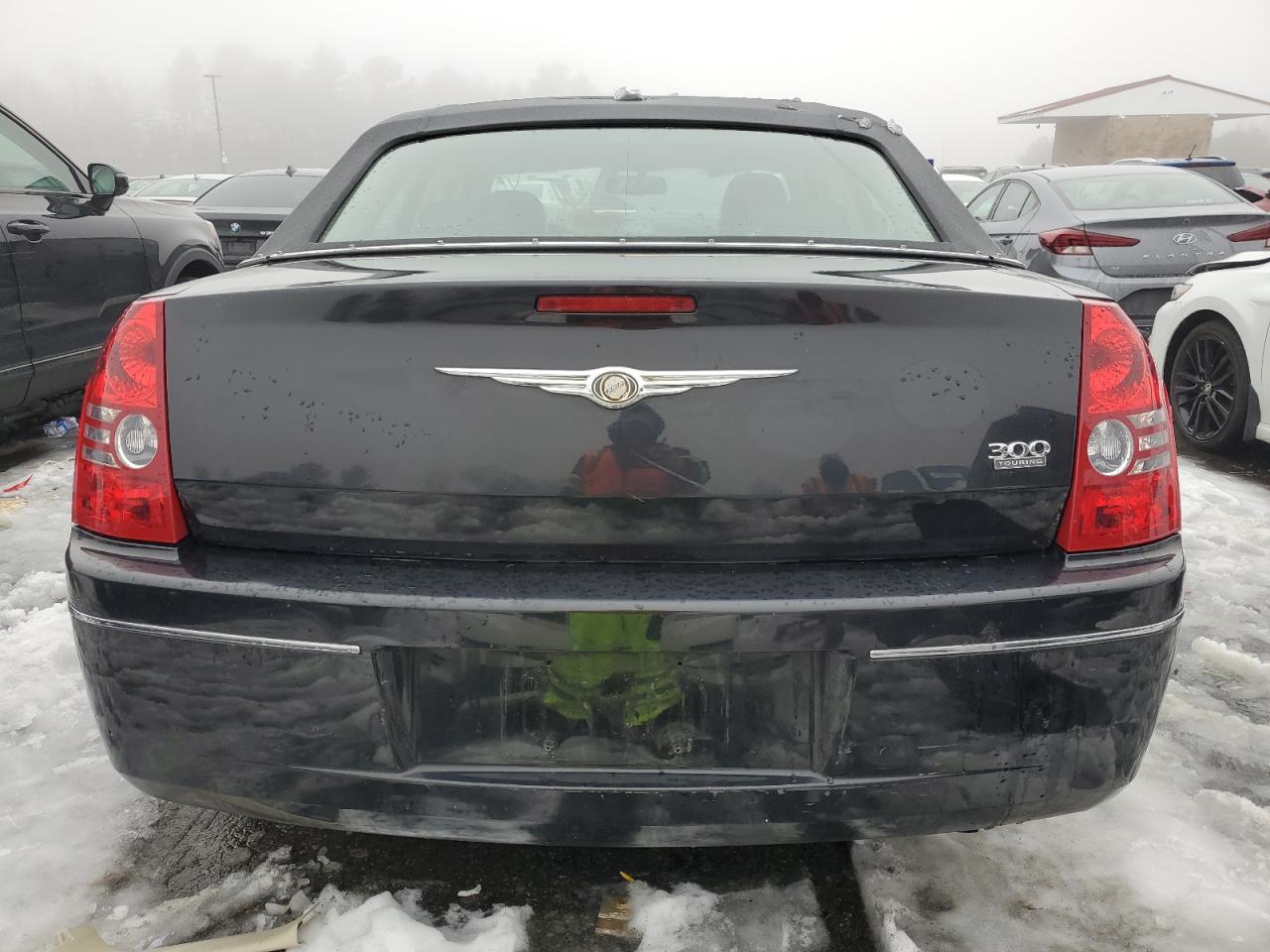 2009 Chrysler 300 - Image 6