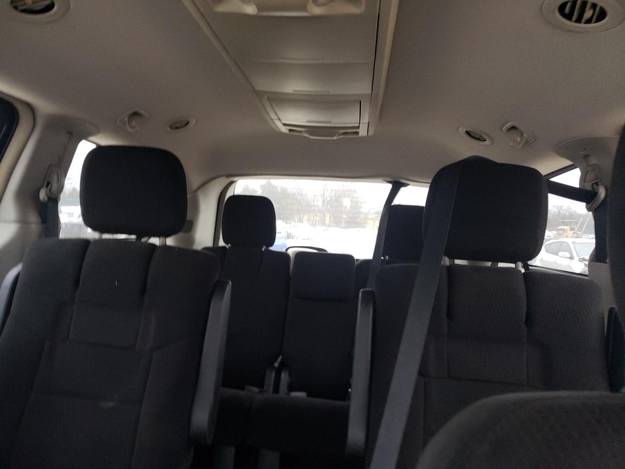 2012 Dodge Caravan - Image 10