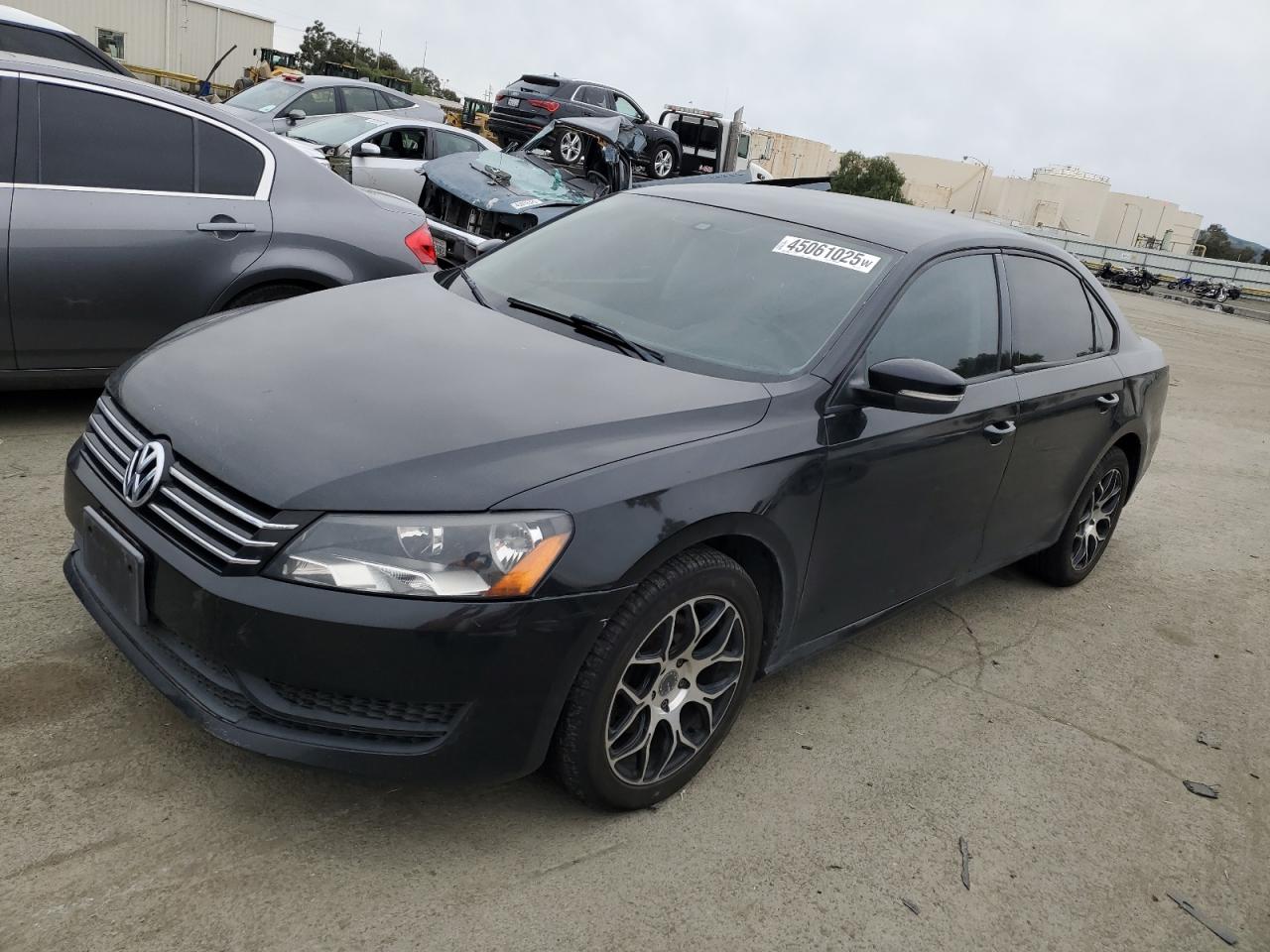 2015 Volkswagen Passat - Image 1