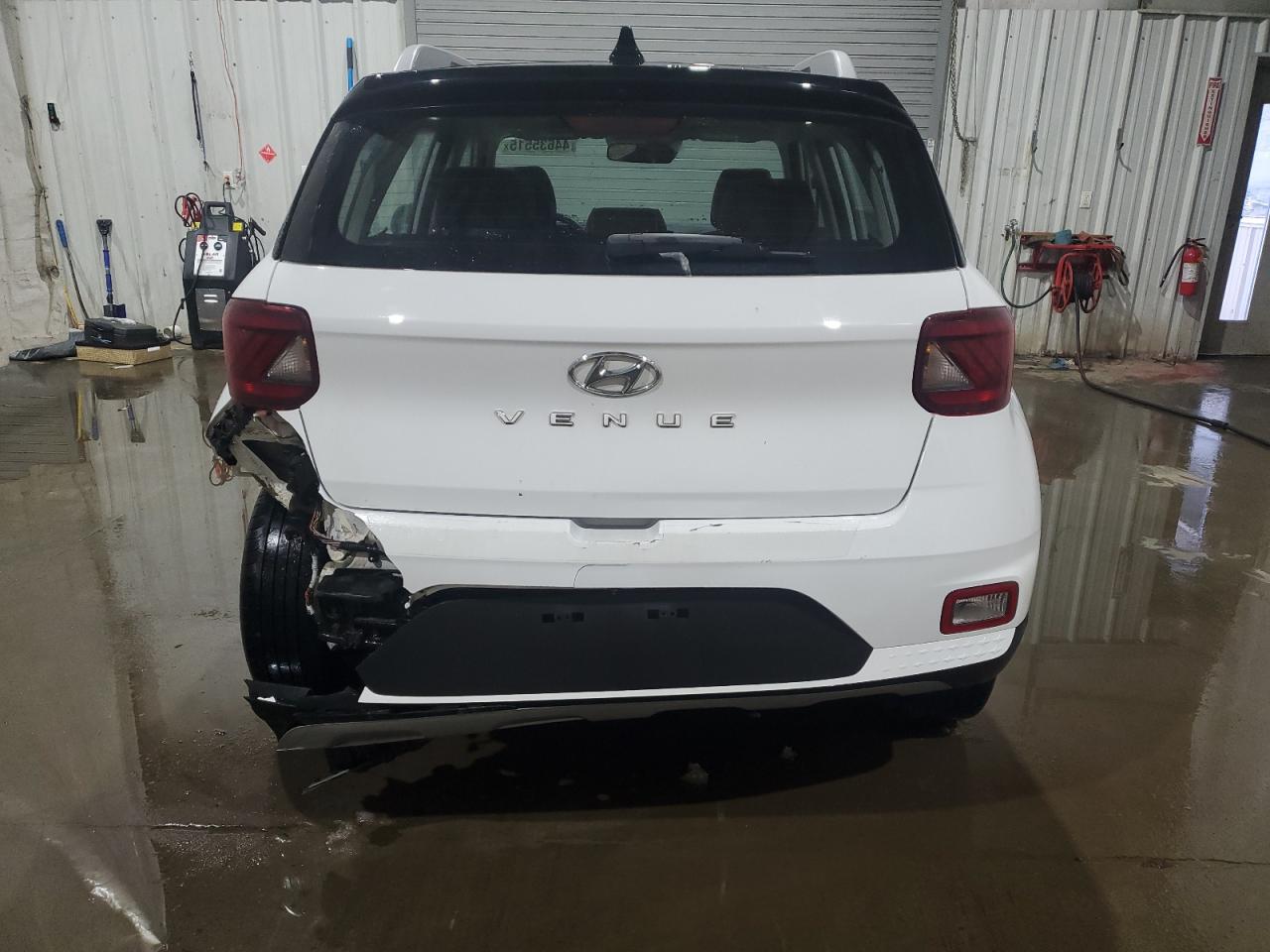 2022 Hyundai Venue - Image 6