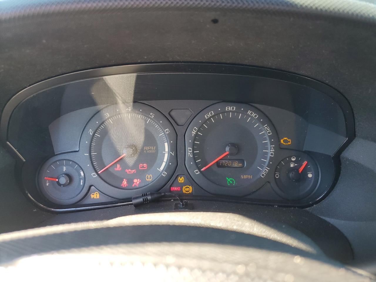 2004 Cadillac SRX - Image 9