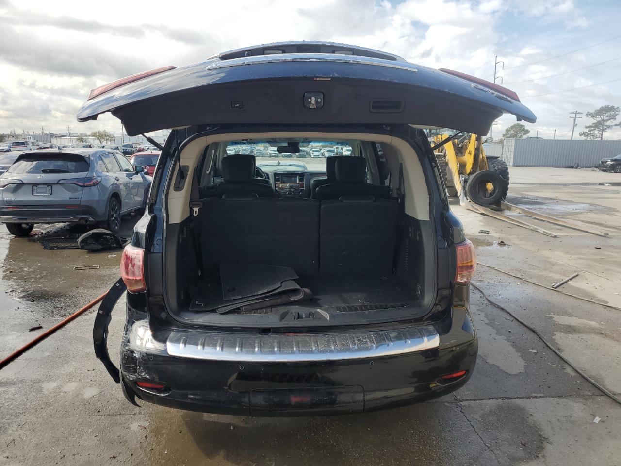 2016 Infiniti QX80 - Image 6