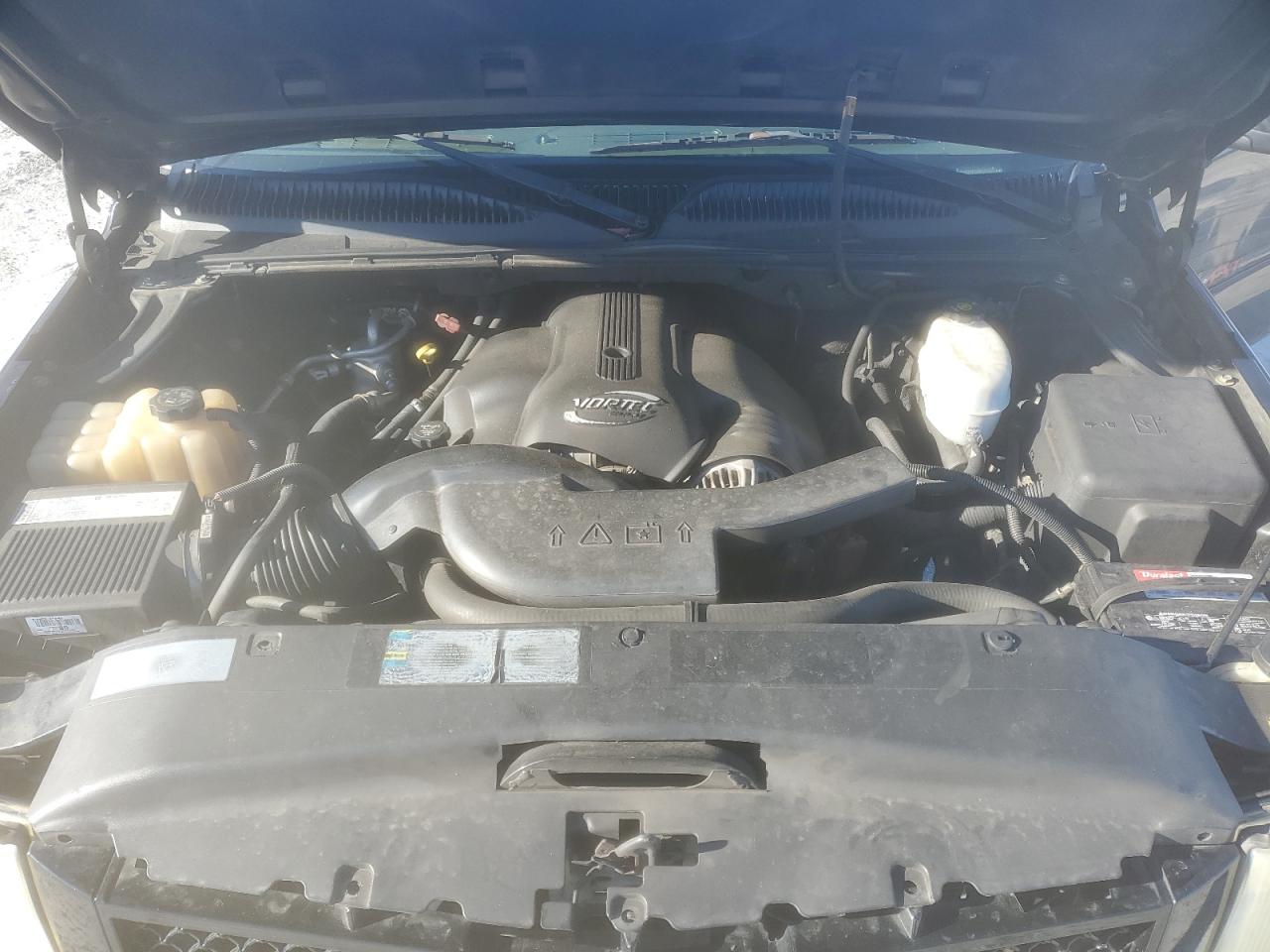 2005 Cadillac Escalade - Image 12