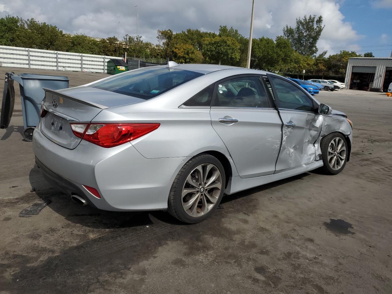 2014 Hyundai Sonata - Image 3
