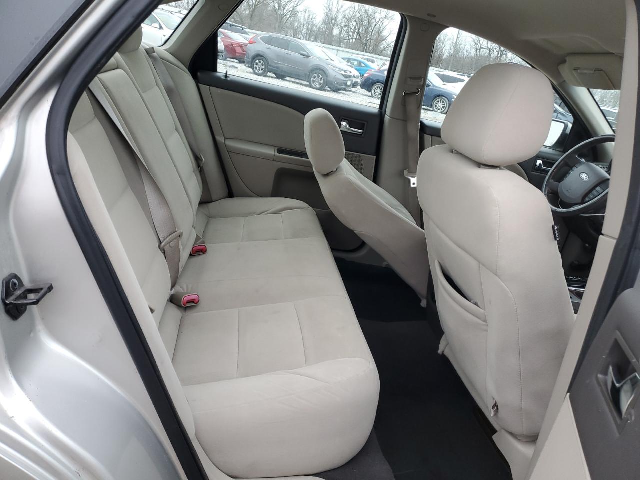 2008 Ford Taurus - Image 10