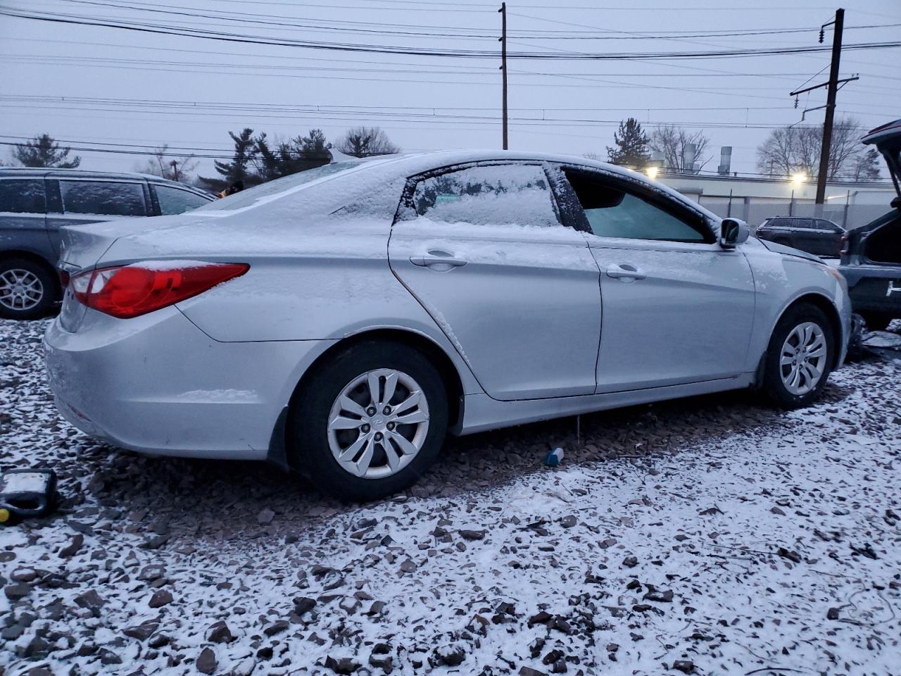 2011 Hyundai Sonata - Image 3