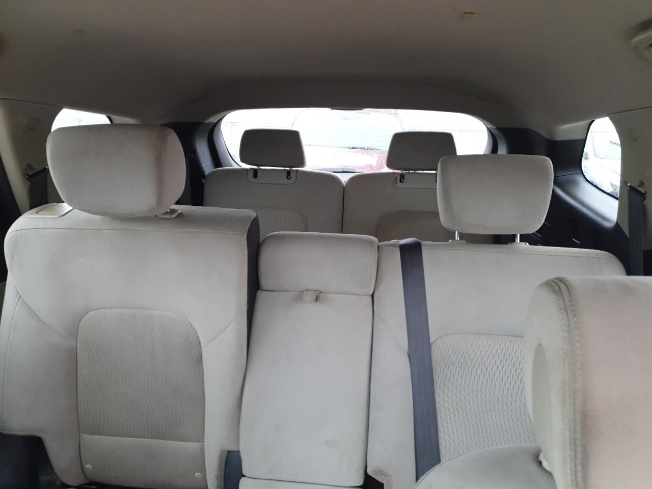 2017 Hyundai Santa Fe - Image 10