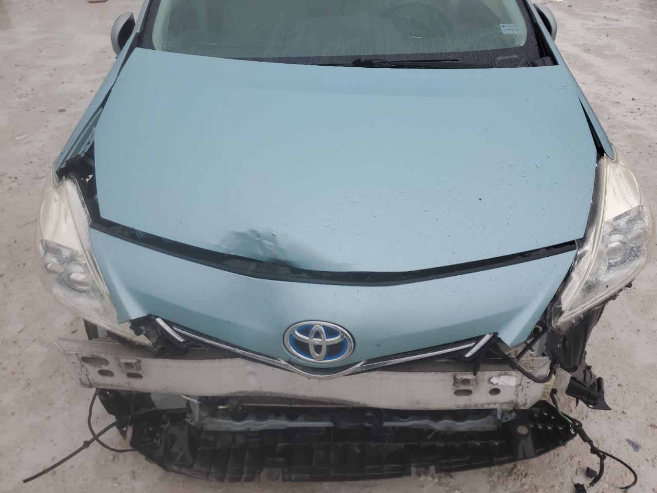 2013 Toyota Prius - Image 12