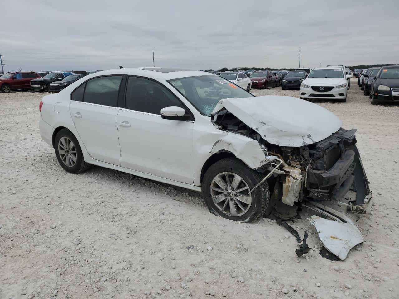 2015 Volkswagen Jetta - Image 4