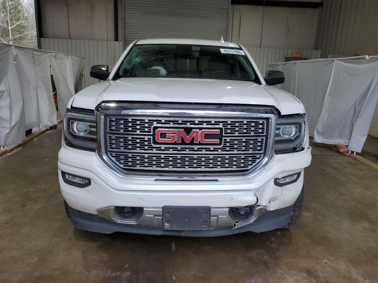 2016 GMC Sierra - Image 5
