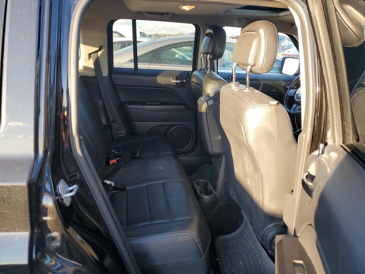 2015 Jeep Liberty (Patriot) - Image 10