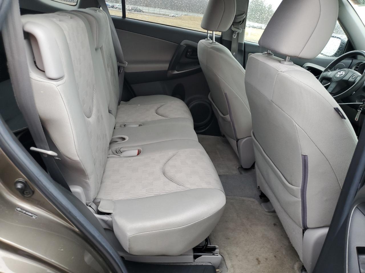 2011 Toyota RAV 4 - Image 11