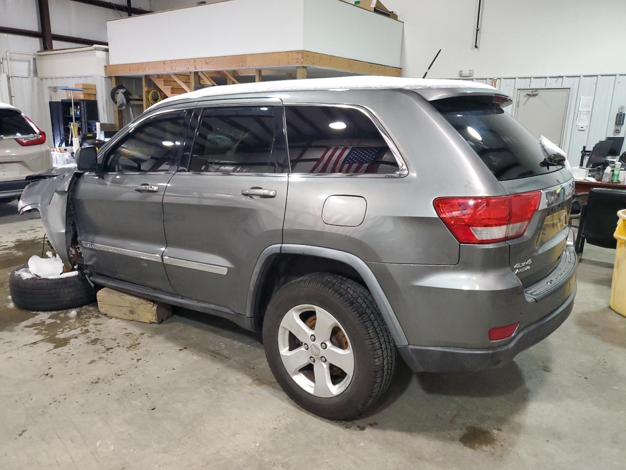 2011 Jeep Grand Cherokee - Image 2