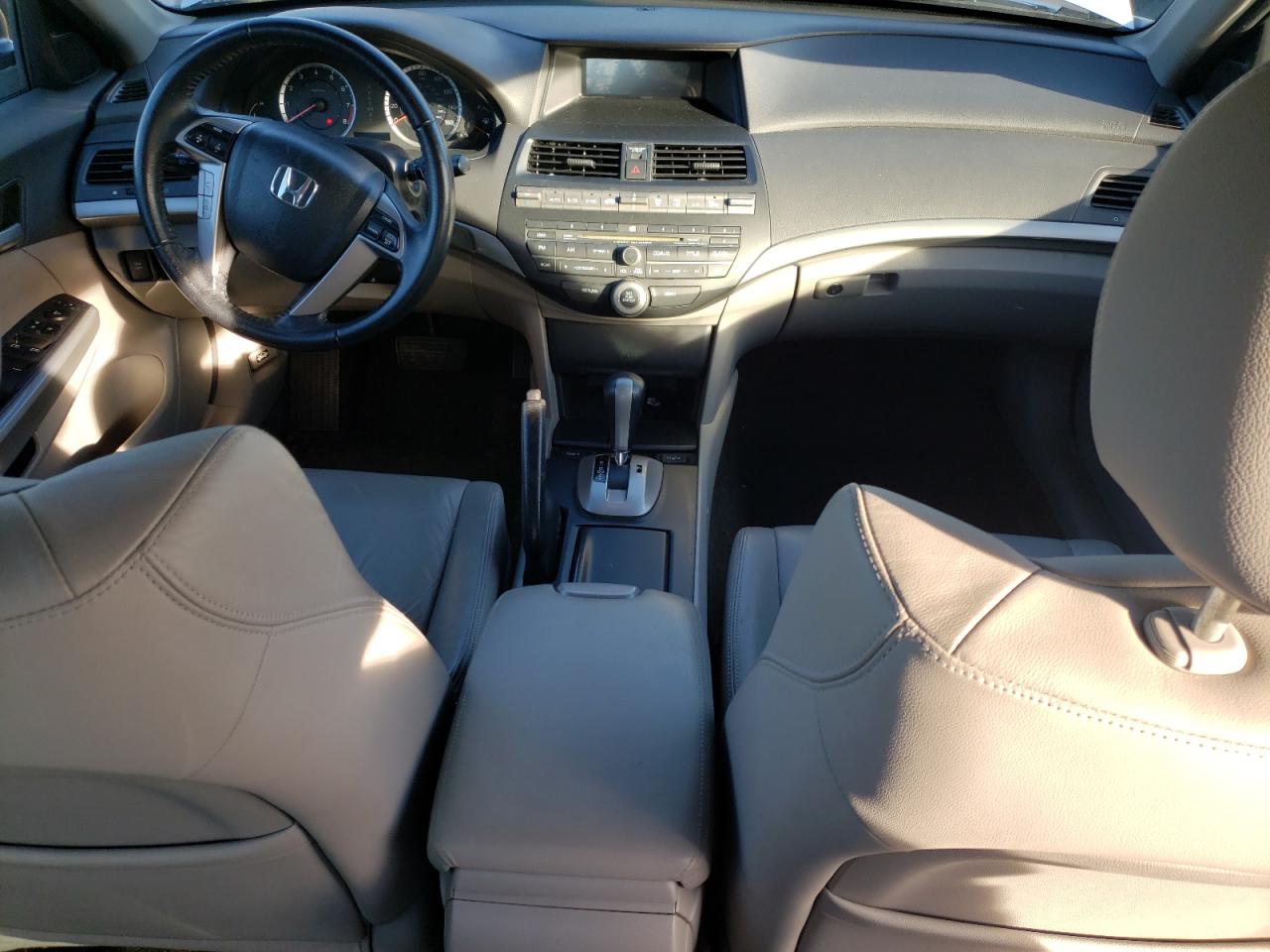 2010 Honda Accord - Image 9