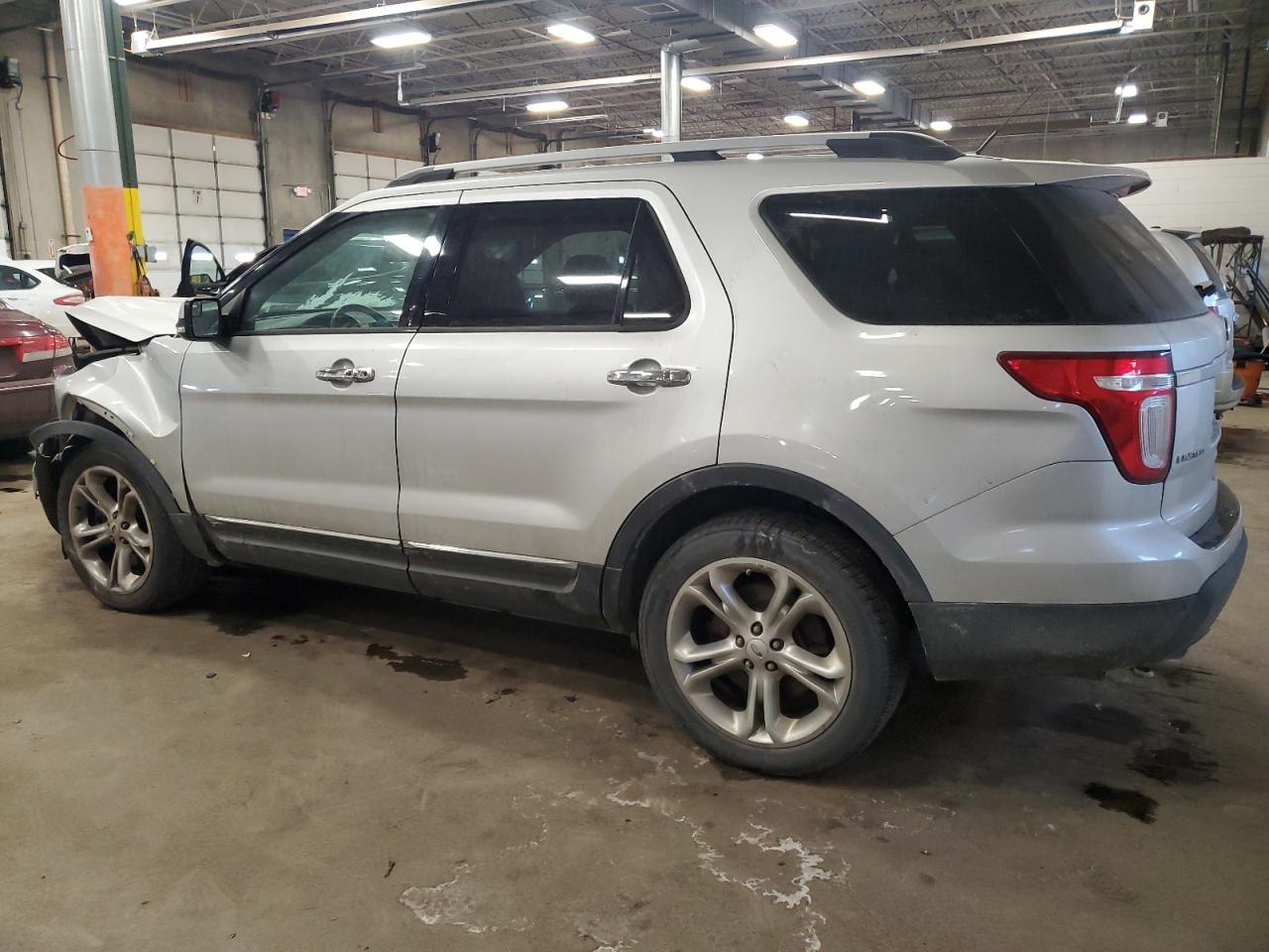 2014 Ford Explorer - Image 2