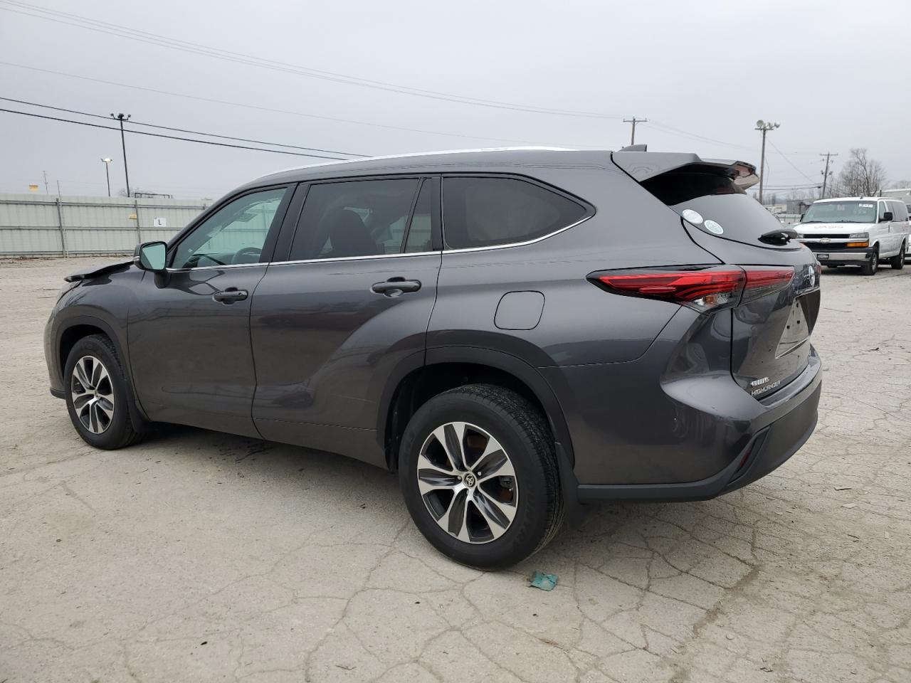 2021 Toyota Highlander - Image 2