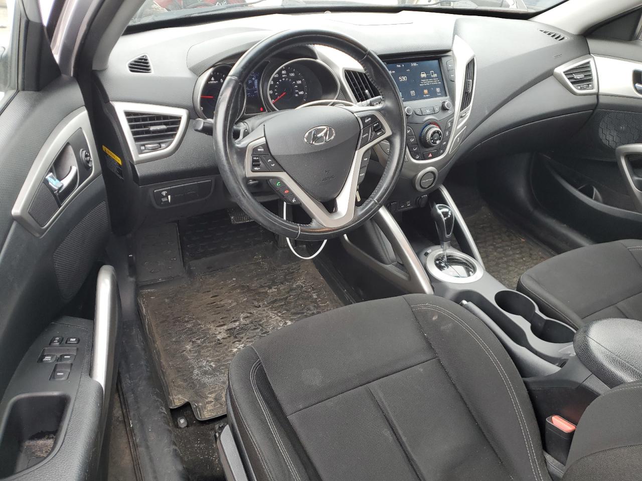 2017 Hyundai Veloster - Image 8
