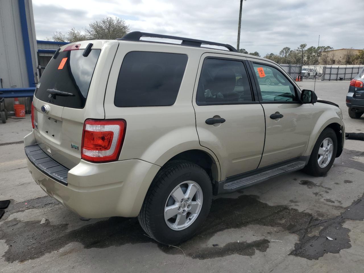 2010 Ford Escape - Image 3