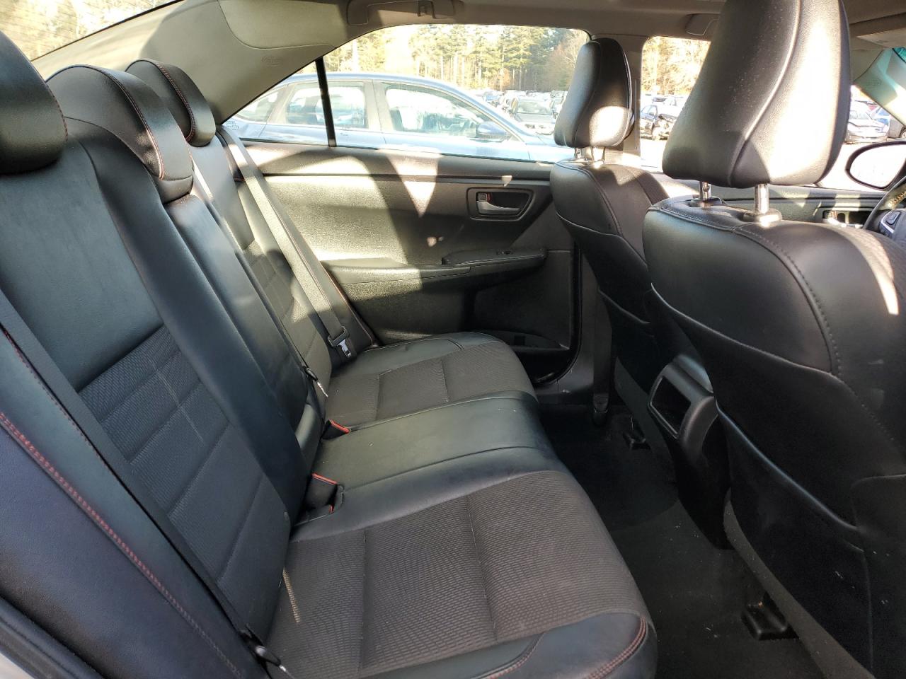 2016 Toyota Camry - Image 10