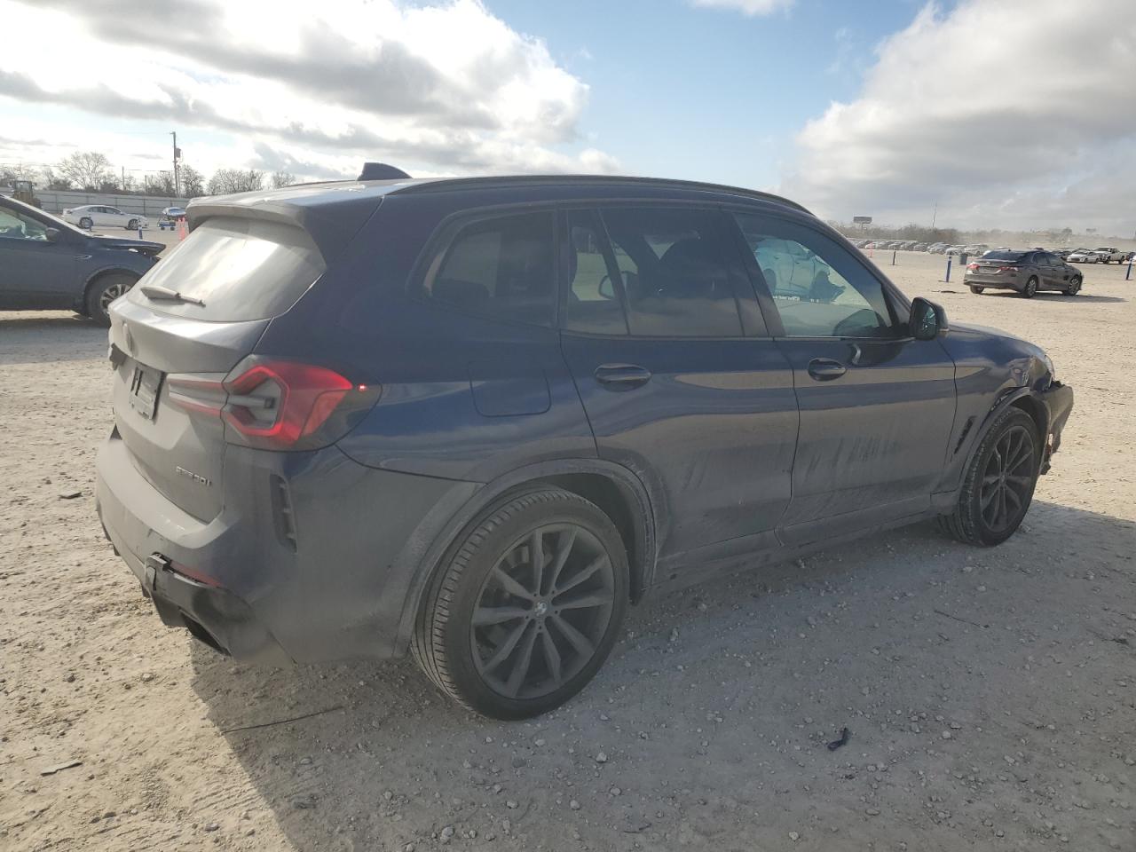 2023 BMW X3 - Image 3