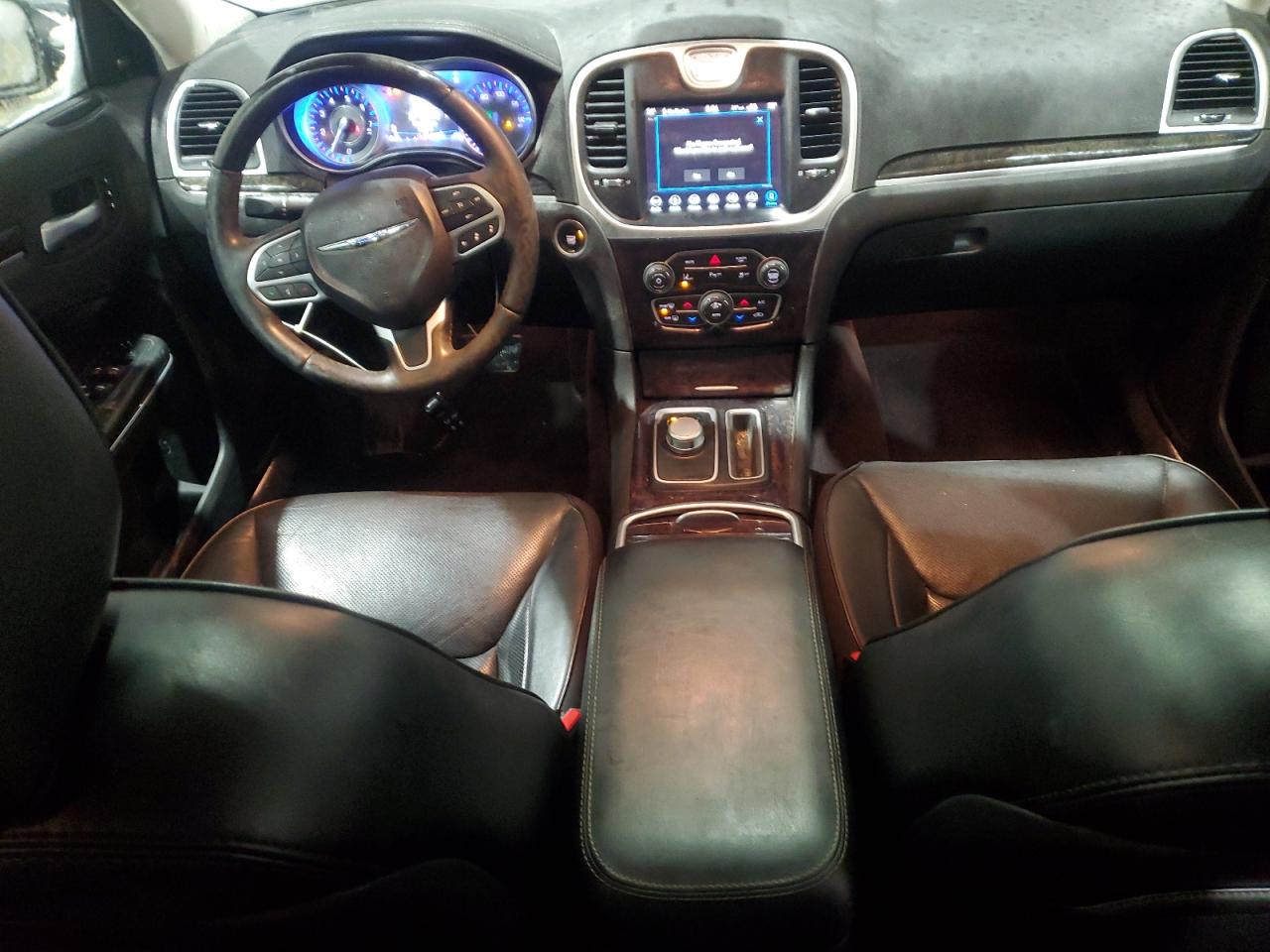 2018 Chrysler 300 - Image 8