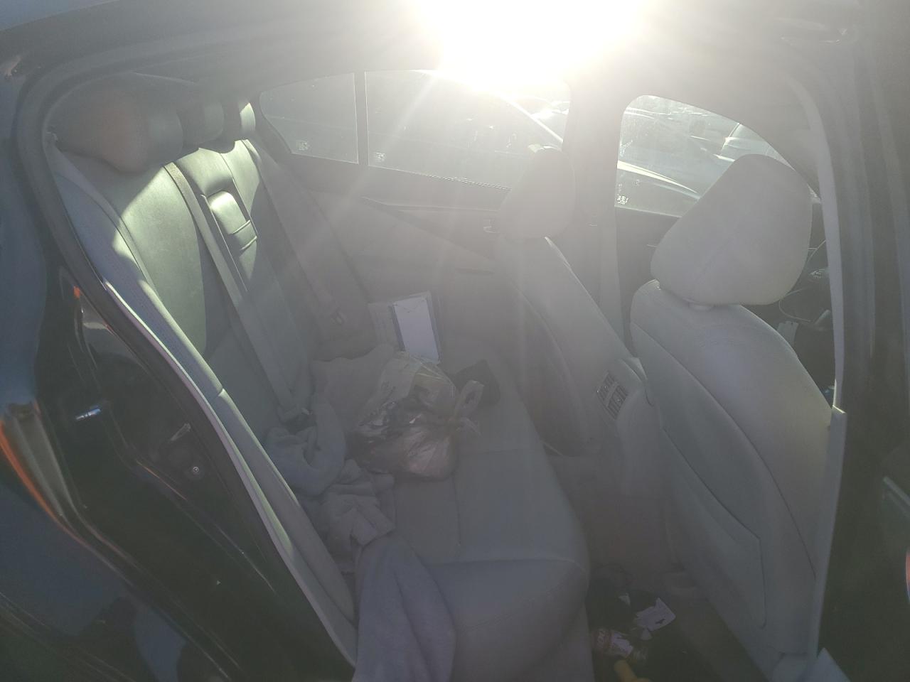 2015 Infiniti Q50 - Image 10