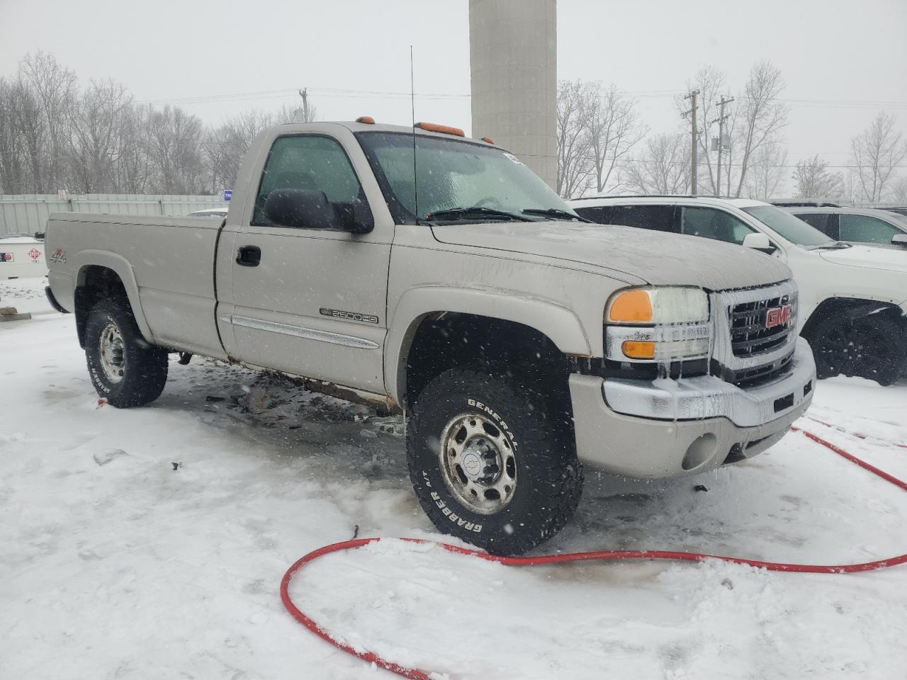 2004 GMC Sierra - Image 4