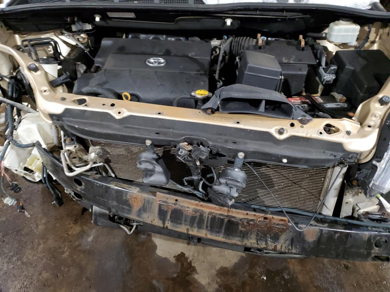 2012 Toyota Sienna - Image 12