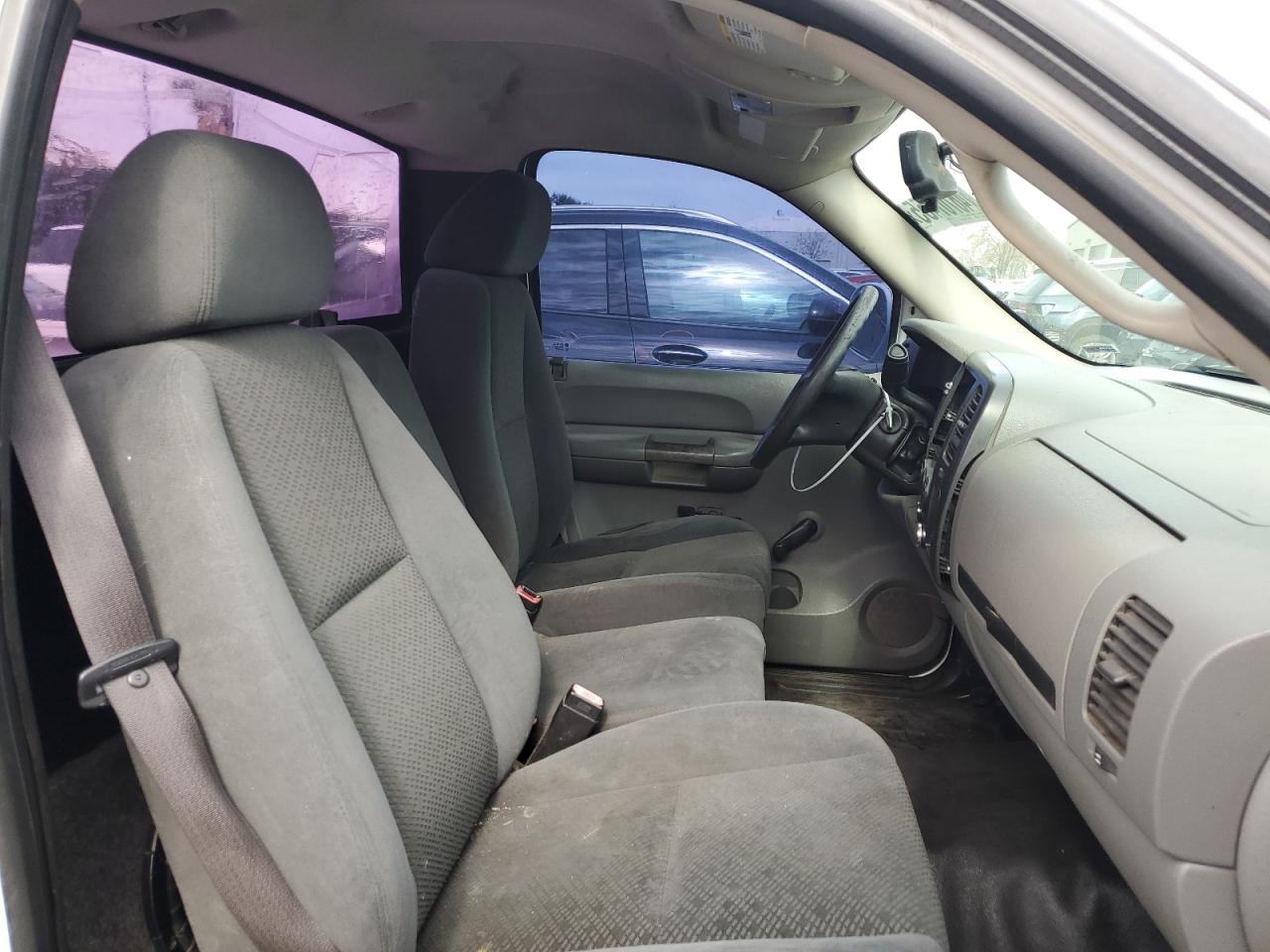 2009 Chevrolet Silverado - Image 10
