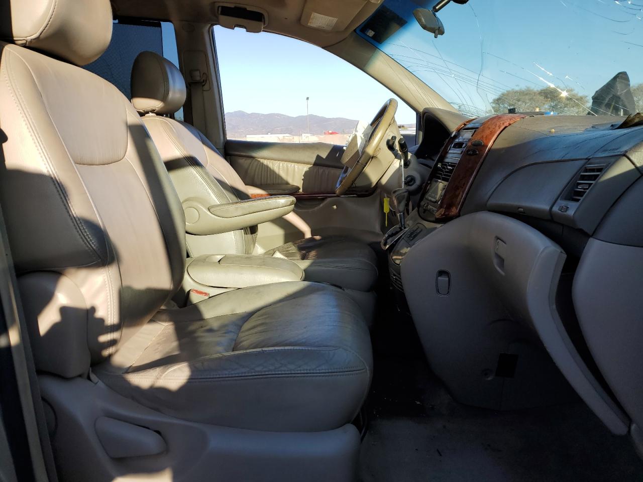 2004 Toyota Sienna Xle VIN: 5TDZA22C545067431 Lot: 44132155