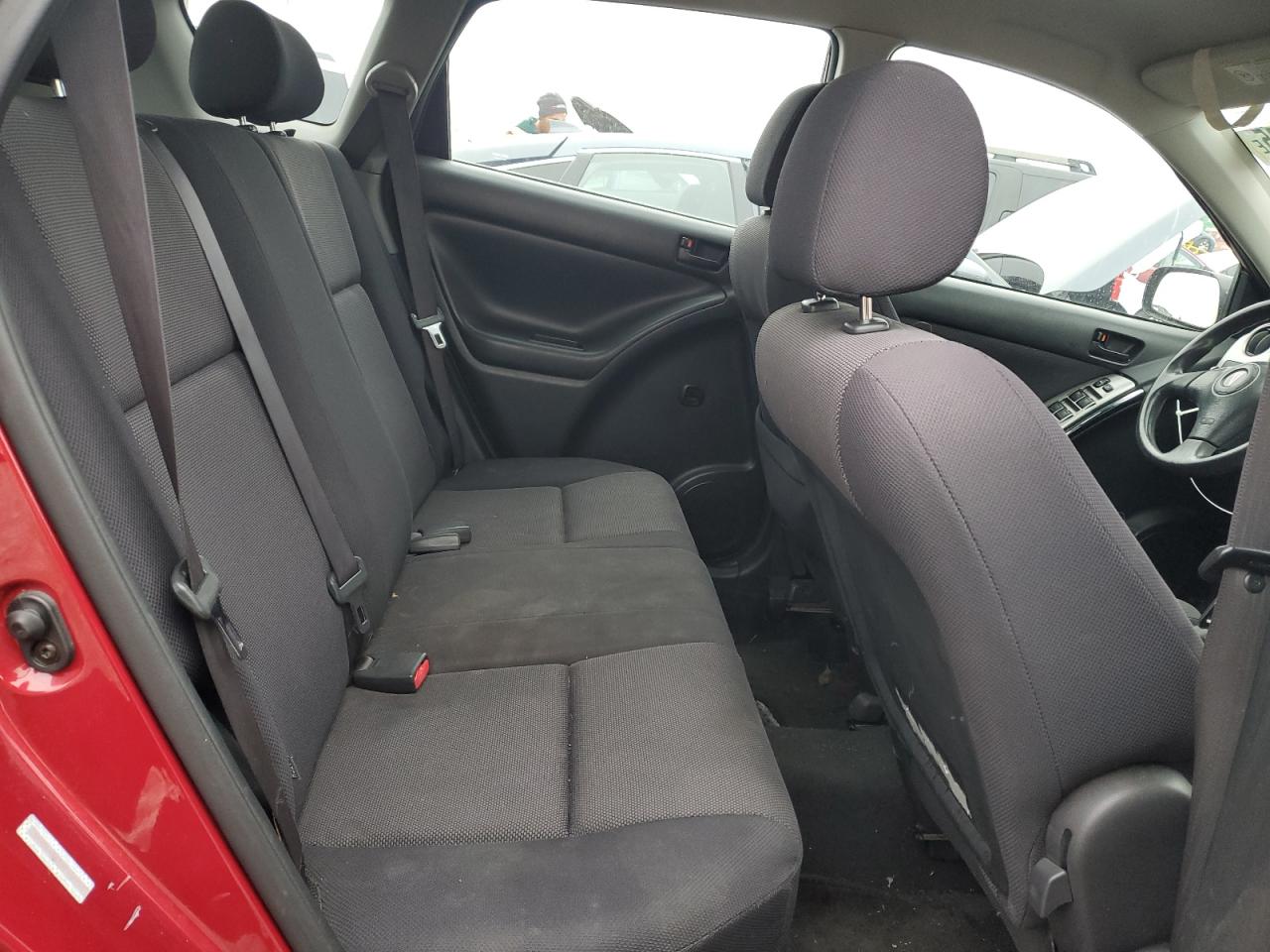 2004 Pontiac Vibe - Image 10