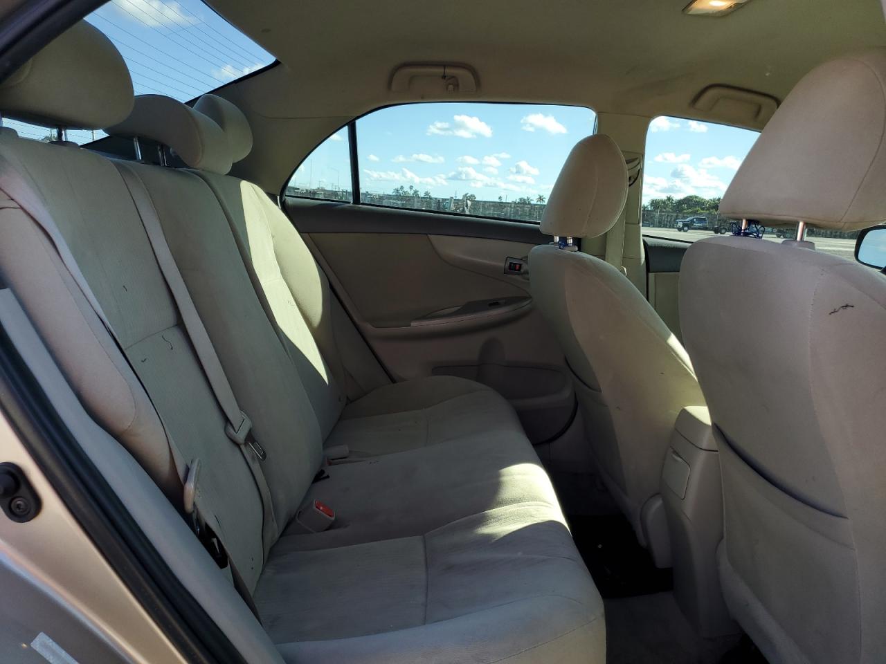 2010 Toyota Corolla - Image 10