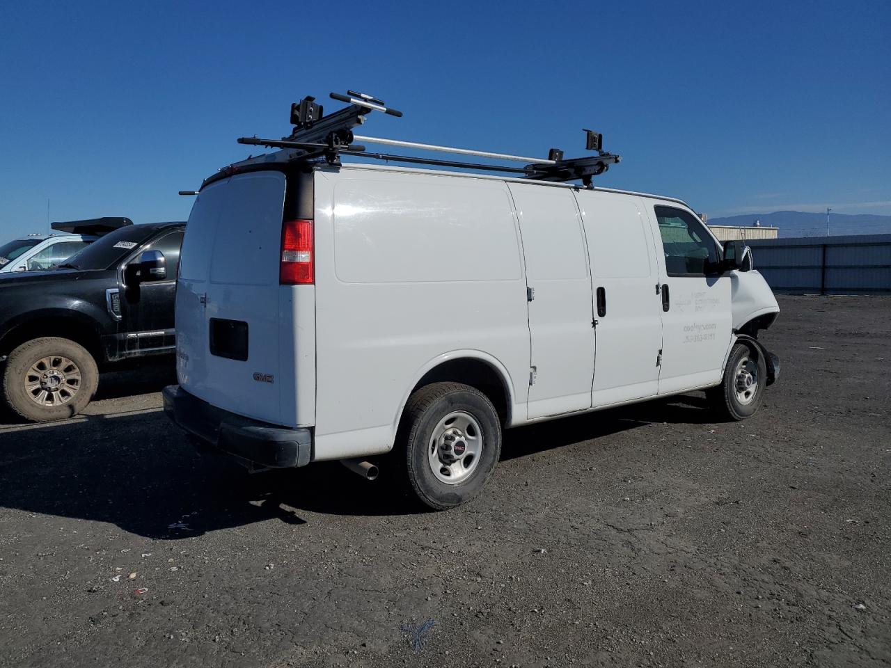 2018 GMC Savana - Image 3