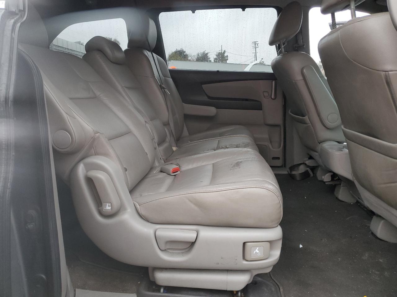 2012 Honda Odyssey - Image 11