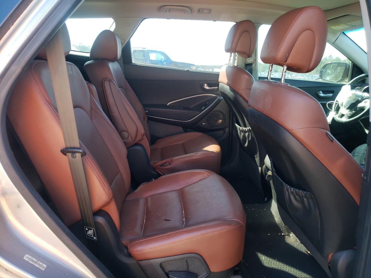 2013 Hyundai Santa Fe - Image 11